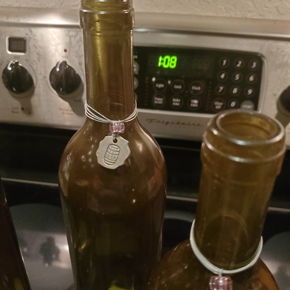 Vintage yankee Candle 3 Green Glass wine candle holders on stilts for vo… - Picture 6 of 7